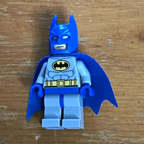 LEGO Batman Minifigure Blue Cowl Cape Light Gray Suit Plastic Minifig