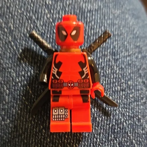 LEGO Deadpool Minifigure Red & Black w/ 2 Swords & Back Harness Marvel