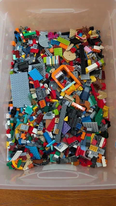 LEGO 3 lbs Bulk Lot Mixed Bricks Pieces Plates Minifigs Parts Cleaned Genuine