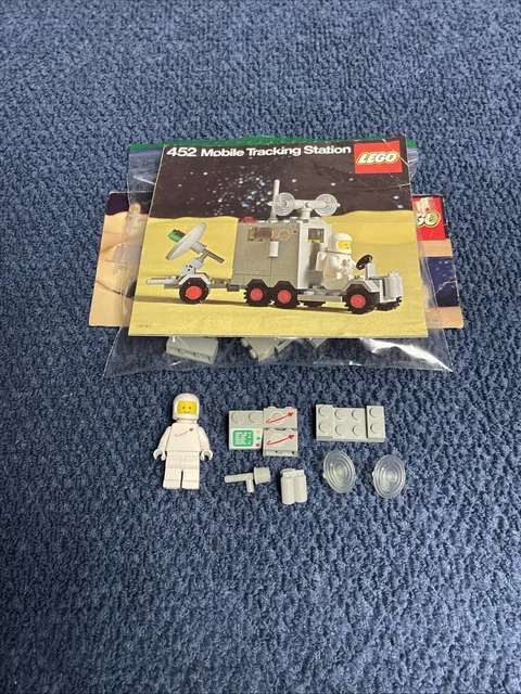 LEGO Classic Space 452 Mobile Ground Tracking Station 100% Complete W/Book