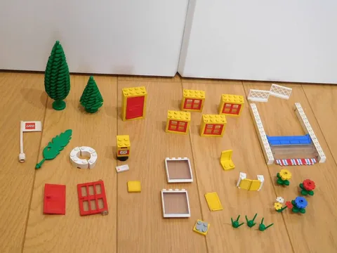 Old LEGO Block Parts Movable Awning Mailbox Letter Openable Windows Flowers Door