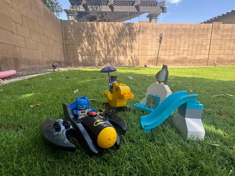 Penguin Batman Duplo Lego Set - batmobile, slide