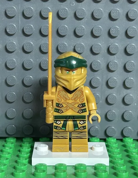 LEGO Ninjago Minifigure Golden Lloyd w/sword (Great Condition)