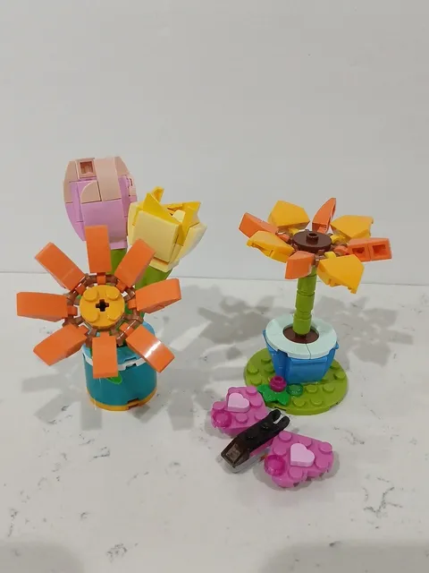 LEGO Friends Lot of 2: 30634 Friendship Flowers & 30417 Garden Flower/Butterfly