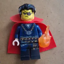LEGO Dr Strange Minifigure Eyepatch w/ Red Fabric Cape  Orange Flame