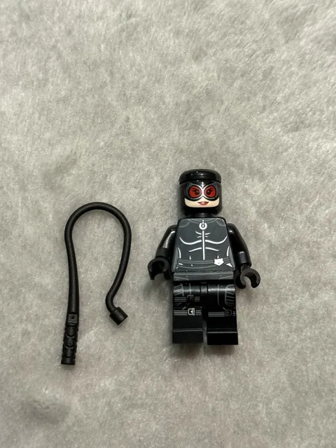 LEGO Catwoman Minifigure 76300 Batman Villain Arkham Asylum NEW