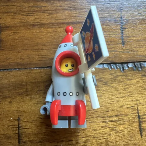 Lego Series 17 Rocket Boy Minifigure With Space Flag 71018