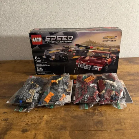 LEGO Speed Champions 76903 Chevrolet Corvette C8.R & 1968 Corvette Stingray