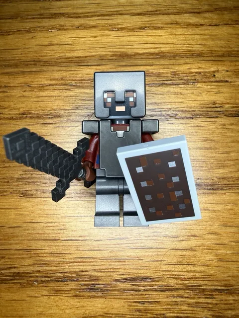 LEGO Minecraft Minifigure: Netherite Knight Deep Dark Battle w Sword & Shield