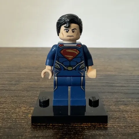 LEGO DC Superman Minifigure Dark Blue Suit w/ Black Hair - DC Theme - NO CAPE