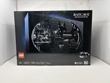 LEGO 76252 DC Comics Super Heroes - Batman Returns - Batcave - Shadow Box SEALED