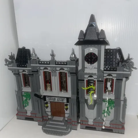 Lego DC Batman: Arkham Asylum Breakout 10937 complete 