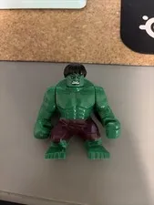 LEGO Hulk Minifigure - Giant, Dark Purple Pants sh0095 from set Hulk Lab Smash