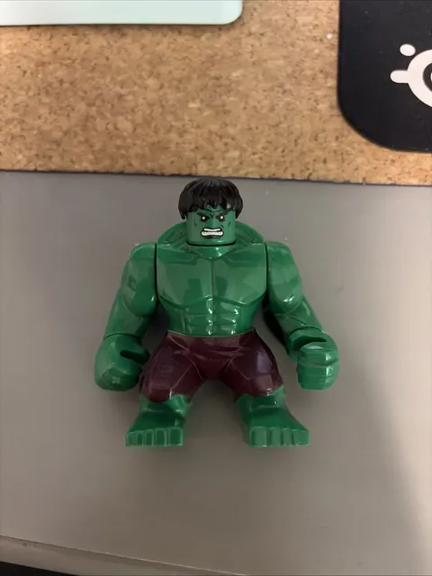 LEGO Hulk Minifigure - Giant, Dark Purple Pants sh0095 from set Hulk Lab Smash