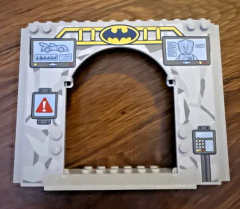 LEGO Panel 4 x 16 x 10 with Batman Logo, Joker and Car Pattern 15626pb01