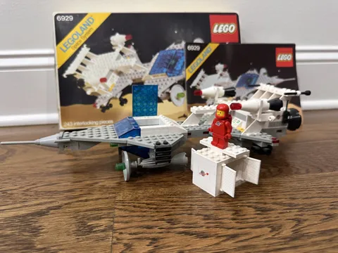 LEGO Space: Starfleet Voyager set 6929  100% complete with box and manual