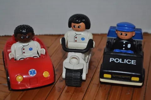 Lego Duplo Lot Police Car Motorcycle Policeman Paramedic Figures Vehicles