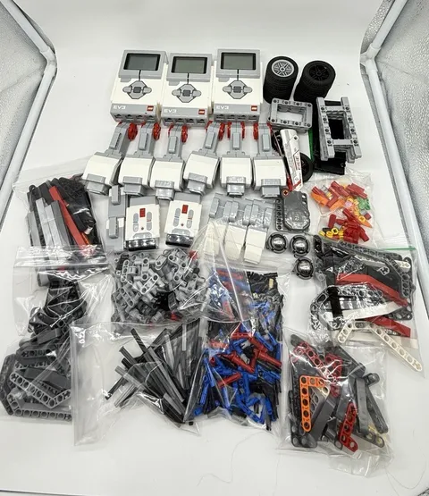LEGO MINDSTORMS EV3 Lot Sensors, Motors, Intelligent Bricks More 589 Pieces