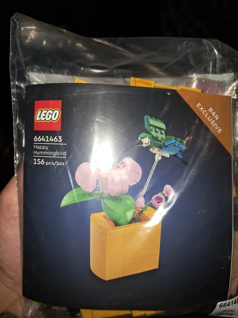 NEW Happy Hummingbird LEGO #6641463 - Barnes & Noble Spring Exclusive 2026