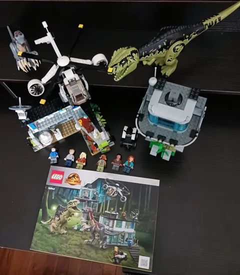 Lego 76949 Jurassic World Giganotosaurus & Therizinosaurus Attack w/Instructions