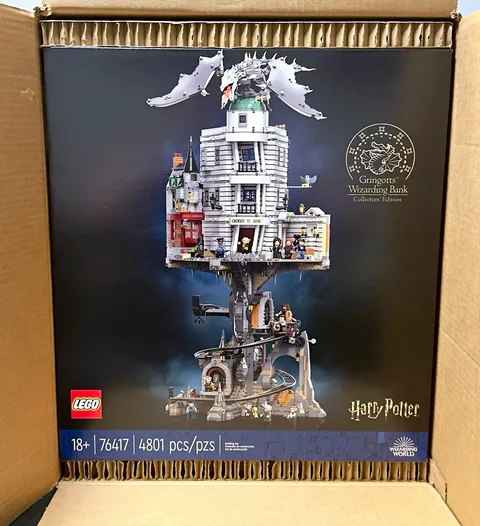 SEALED LEGO Harry Potter Gringott’s Bank  (76417)