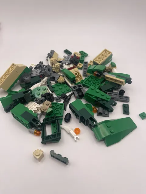 Mixed Lot of Lego Bricks & Pieces Green
