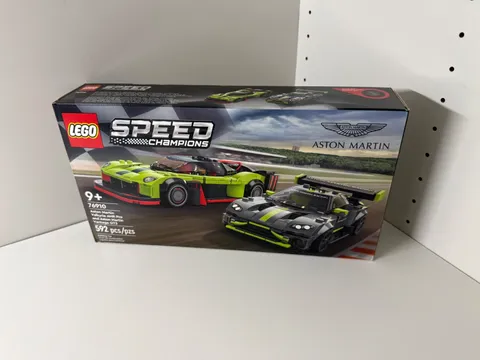 LEGO SPEED CHAMPIONS: Aston Martin Valkyrie AMR Pro and Vantage GT3 (76910)