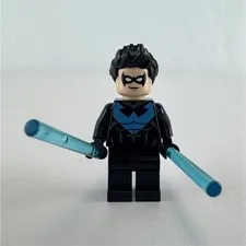 LEGO DC Super Heroes Nightwing Exclusive Minifigure  w/ 2 Batons (torso cracks)