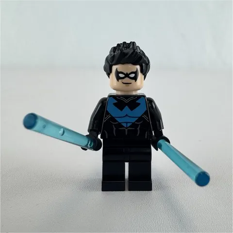 LEGO DC Super Heroes Nightwing Exclusive Minifigure  w/ 2 Batons (torso cracks)