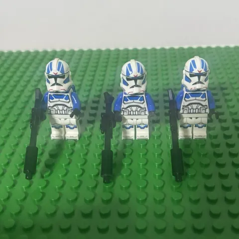 LEGO Star Wars 501st jet Clone Trooper Minifigures Lot of 3 w/ Blaster Weapons