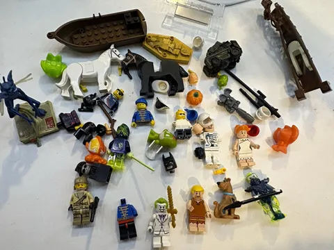 LEGO Minifigure Bulk Lot w/ Parts & Accessories Weapons Helmets Boat Pieces