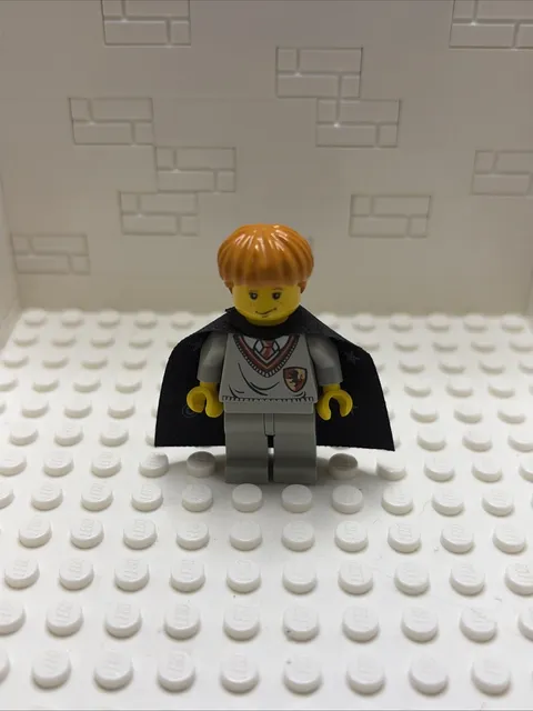 LEGO Harry Potter Minifigure Ron Weasley Gryffindor Shield hp007 Cape