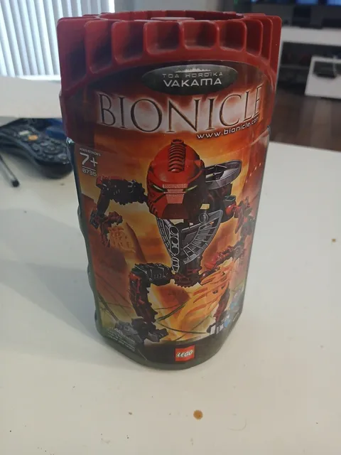 LEGO Bionicles 8736 Toa Hordika Vakama brand new