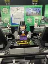 LEGO Robin Minifigure 7783 DC Batman: Batcave Penguin Freeze Invasion 2006