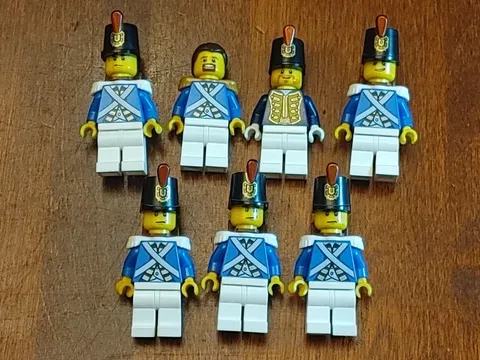 Lego 7 Minifigures Bluecoat Cavalry Soldier Sergeant Chess King USAnoCUSTOM fees