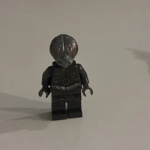 Lego Star Wars Bounty Hunter Minifigure Only 4-LOM From Set 75243 Genuine