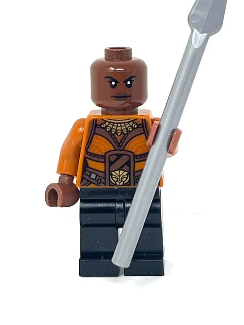 LEGO OKOYE BLACK PANTHER MINIFIGURE  with SPEAR 76099
