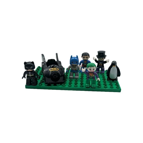 Duplo Lego DC Comics Figures & Batmobile Catwoman Joker Penguin Superman Batman 