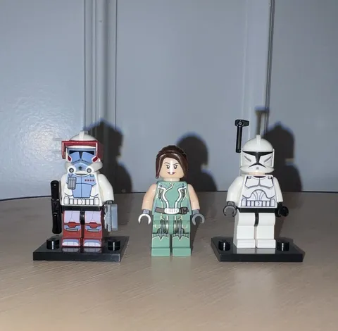 LEGO Star Wars Minifigure Lot with Satele Shan and 2 clones
