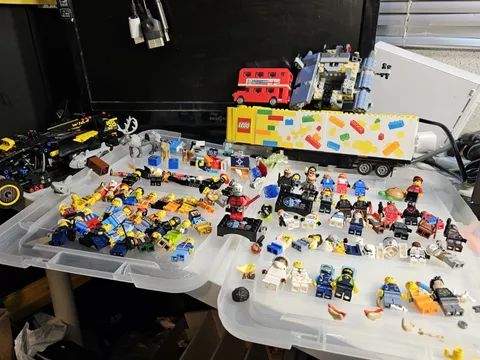 Large Lego Lot  -Bulk Pieces And Minifigures - Star Wars- City , Lego Bugatti 