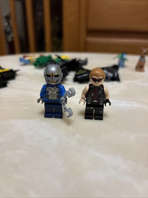 LEGO Nova Corps Officer SH0128 & Hawkeye SH0034 Bundle