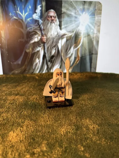 1x MINI Lord Of The Rings GANDALF THE WHITE on Genuine LEGO Base