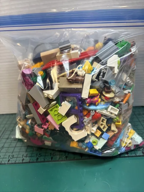 2 Pound 8 Ounce Bag Of Lego Pieces