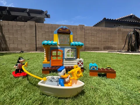Mickey and Friends Beach House 10827 duplo Lego Set