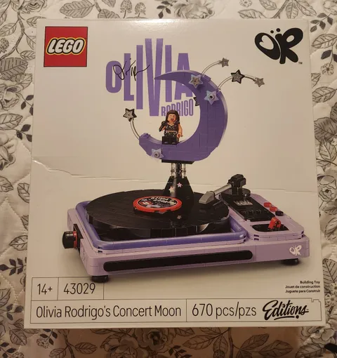 LEGO Editions #43029 Olivia Rodrigo's Concert Moon In Hand ,New In Box Vinyl NIB