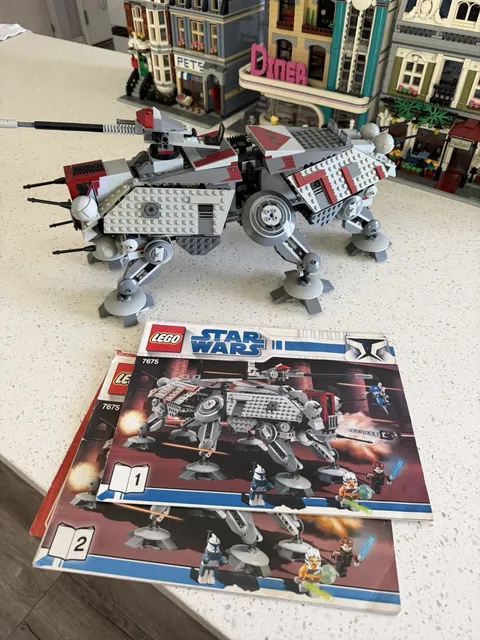 LEGO Star Wars: AT-TE Walker (7675) With Manuals