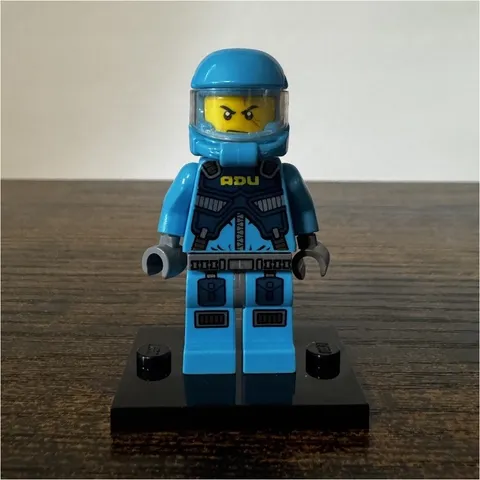 LEGO Alien Defense Unit (ADU) Soldier Minifigure - Released in 2011 