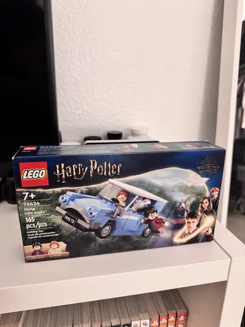LEGO Harry Potter: Flying Ford Anglia (76424)