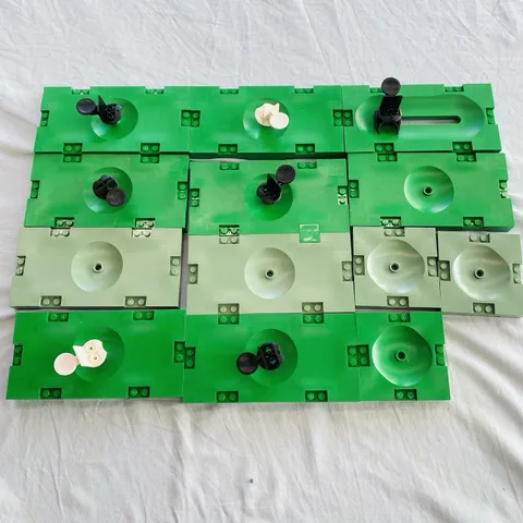 Lego 30489 Green Sports Field x 13 Pieces Section 8 x 16 & 8 x 8