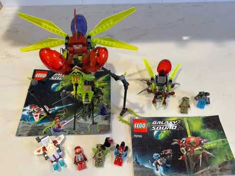 LEGO Galaxy Squad Warp Stinger 70702 (99%) and Space Swarmer 70700 (98%) Lot
